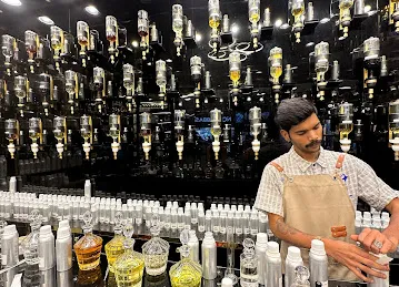 Oud Al Mashreq Perfume bar