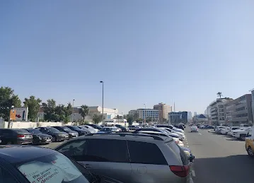 Oud Metha Car parking