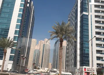 OYO 1046 Home Marina Diamond Tower