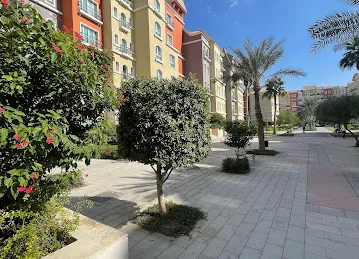 OYO 435 Home Discovery Gardens, Street 4- Building 48, Studio