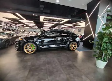 Pearl Motors - Luxury Automobiles