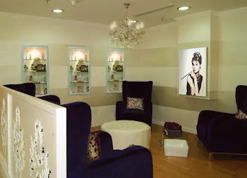 Persona Salon