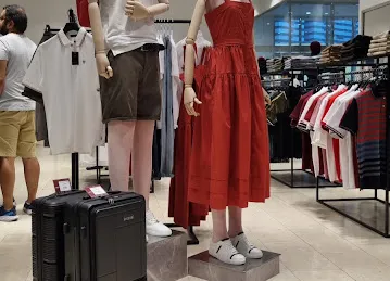Pierre Cardin - Sahara Center