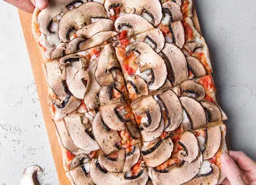 PINZA Pizza - Jumeirah Lake Towers