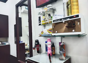 Pisa Haircutting
