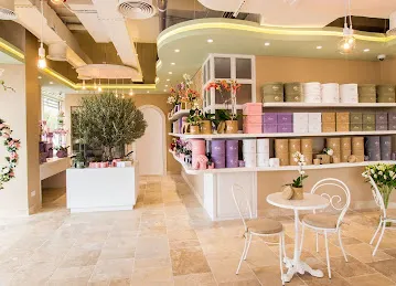 Plaisir Cadeaux et Fleurs | Flower Shop | Order Flowers Online