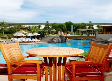 Poolside Restaurant
