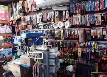 Popular Hardware(بوبلر المعدات)