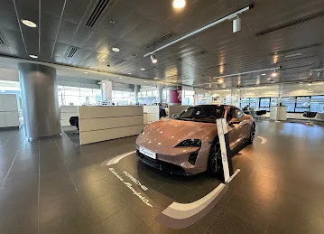 Porche بورش ميرة