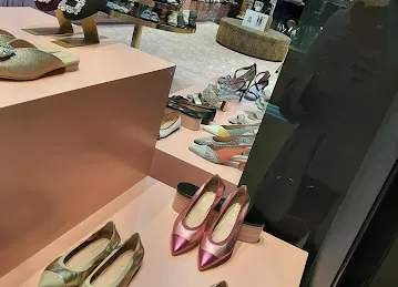 Pretty Ballerinas - Yas Mall