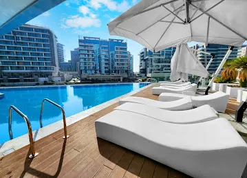 Q Residence