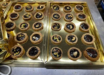 Qaser Al Dewaneyh sweets