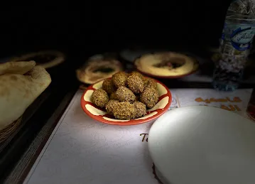 Qasmieh Al-Fawal Dubai مطعم قاسميه الفوال - دبي