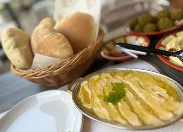 Qasmieh Al-Fawal Dubai مطعم قاسميه الفوال - دبي