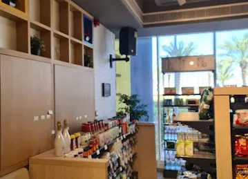 Qisocafe Foodmart Happiness