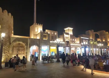 قرية الصنعة للمنتجات الاماراتية alsanaah village for Emirati products