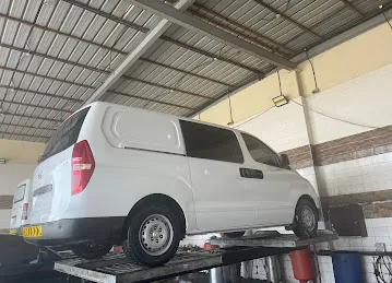 قصر الخليج لزينه وتلميع السيارات