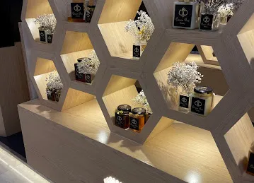 Queen Bee Honey And Herbs Trading - Abu Dhabi Mall
