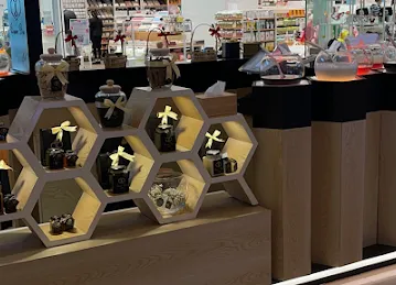 Queen bee honey and herbs trading-Circle Mall