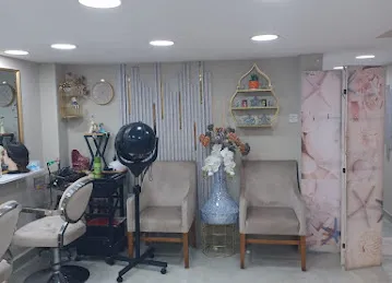 Queens Palace Beauty Saloon