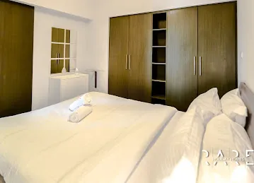 Rare Holiday Homes - Loft Central - 2503