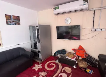 ربوع البوادي لتنظيف وتلميع السيارات