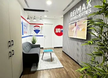 RE/MAX VIP PROPERTIES