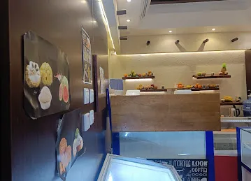 REAL FRUIT SULTAN SALEH ICE CREAM PARLOUR