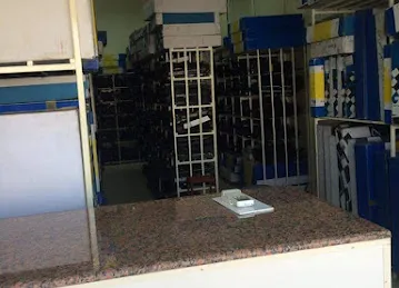 Red crown new auto parts trading