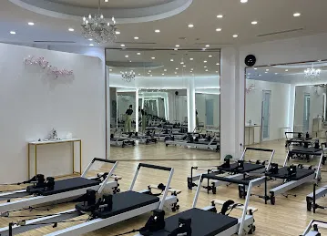 REFORMER PILATES Ladies Fitness