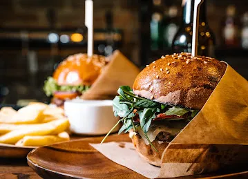 Regal Burger