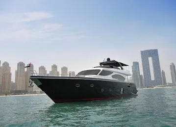 Rent private yacht in dubai
