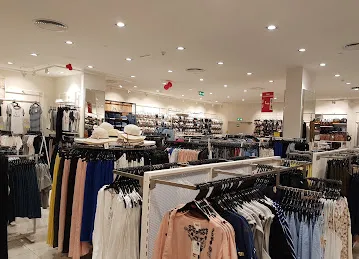 reo fashions Capital Mall