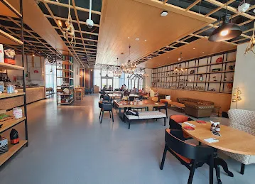 Revo Café at NH Collection Dubai The Palm