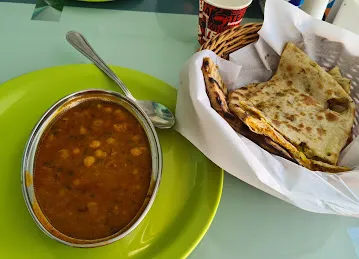 Right Choice Restaurant M13,Musaffah