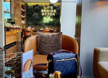 Risen Café and Artisanal Bakery, Jumeriah Village Circle