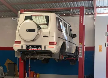Roadster Auto Garage