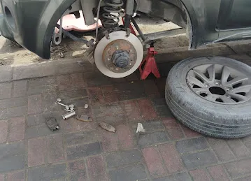 Roazan Auto Reparing Garage