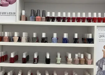 Robert Alexander Salon