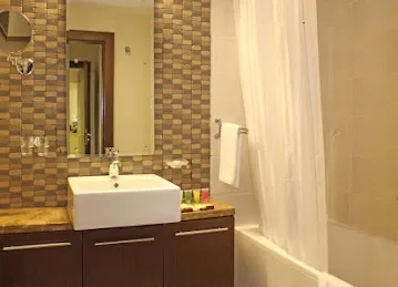 Royal Ascot Hotel Apartment