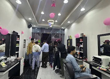 Royal Cool Colors Gents Salon