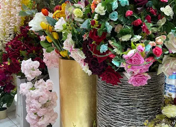 Royal corner flower trading