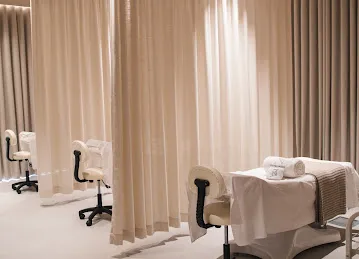 Royal Nails Beauty Lounge