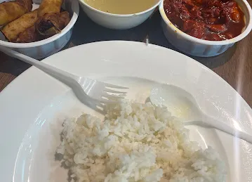Royal Pinoy Restaurant - Navy Gate