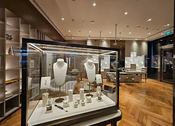 Royally Gallery