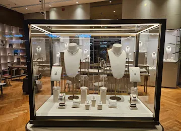 Royally Gallery