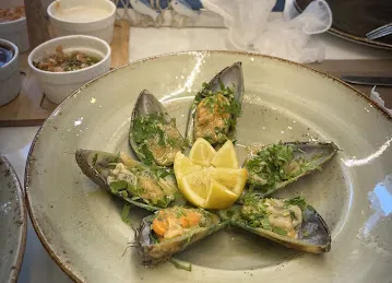 Sama AlMoheet Seafood & Grill Restaurant