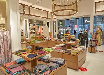 Scarves & Glitters - The Dubai Mall