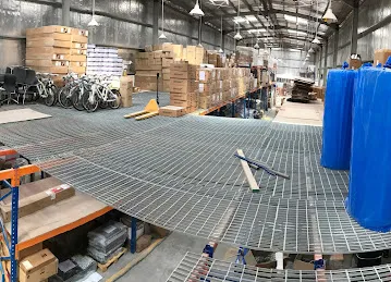 Sealine Shipping & Removals ( warehouses )