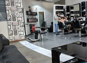 Selfie Gents Salon & Spa